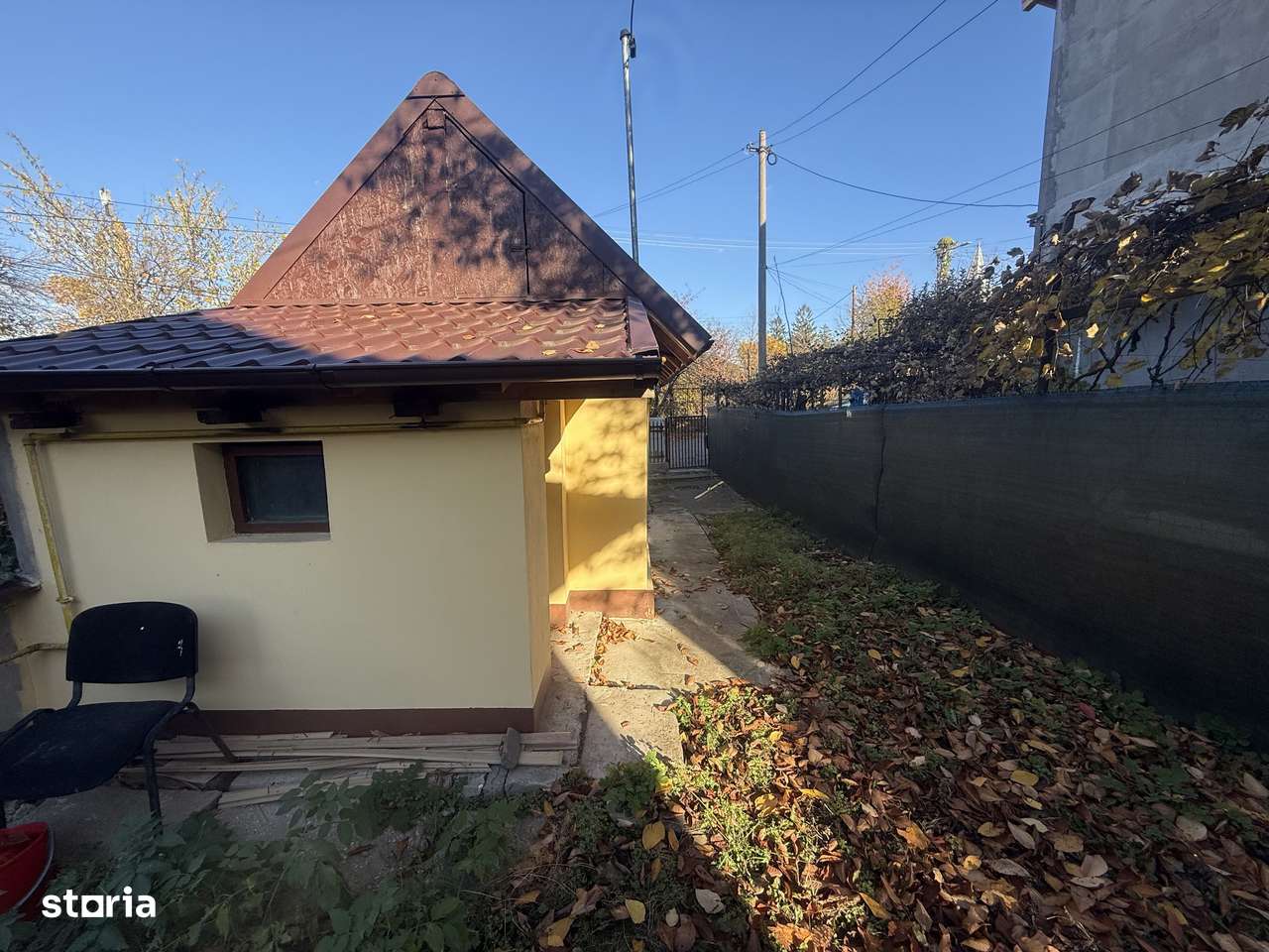 2 corpuri de Casă renovate + teren 125 mp Campina - Imagine principală: 5/20