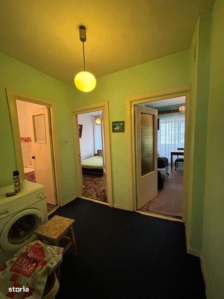 De vanzare 4 camere, zona ultracentrala, etaj intermediar, 68.900 euro - Imagine principală: 2/5