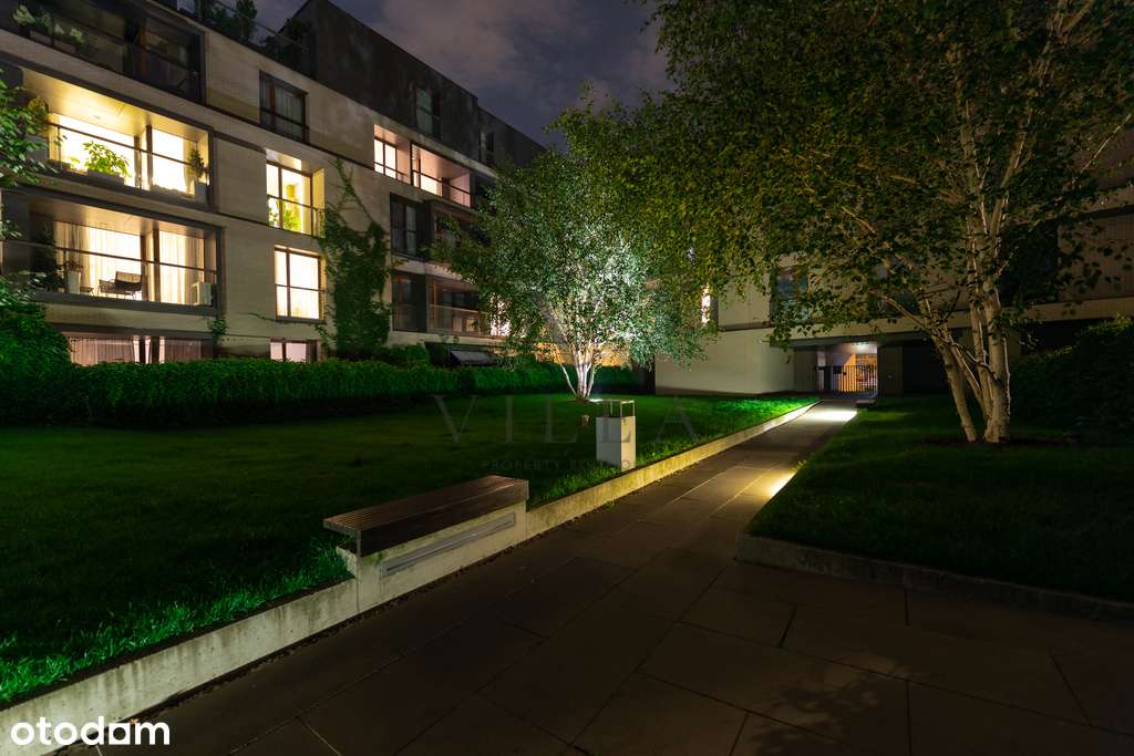 stan deweloperski / salon 50 m2 / 4 x garaż-15