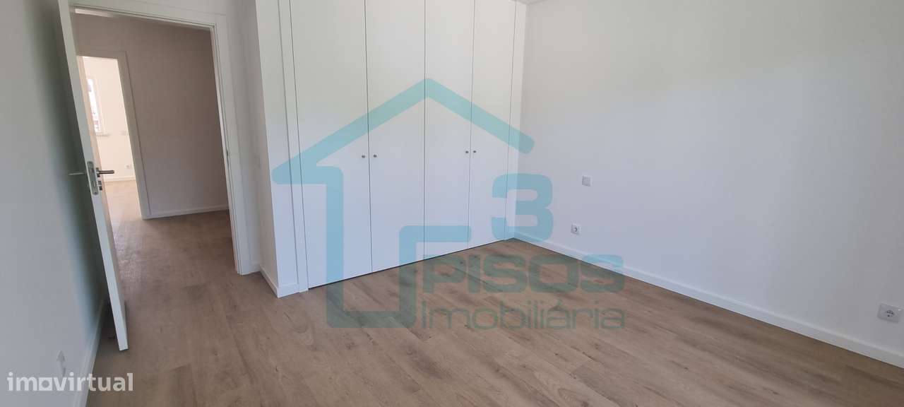 Moradia V4+1 com piscina - Costa da Caparica - Almada-21