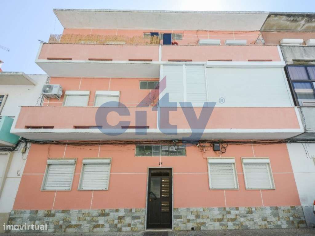 T1+1 Totalmente Remodelado com Varanda e Marquise | Pronto a Habita...-16