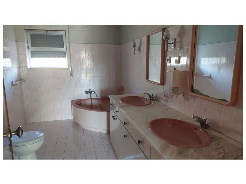 Moradia T3+3 individual no Lameiro - Carvide-7