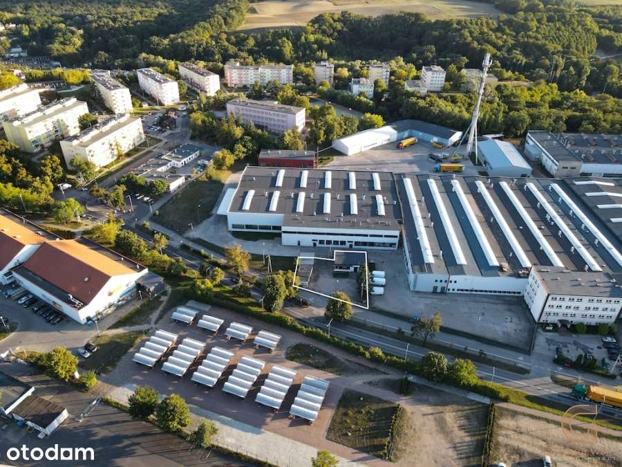 Budynek handlowy z działką w centrum Chełmna !-16