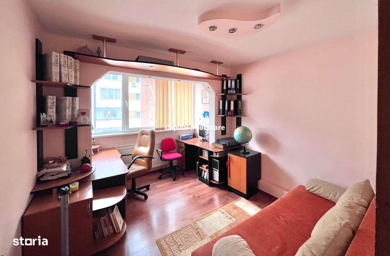 Apartament spatios ,decomandat 4 camere, etaj 2, Reșița. - Imagine principală: 4/15