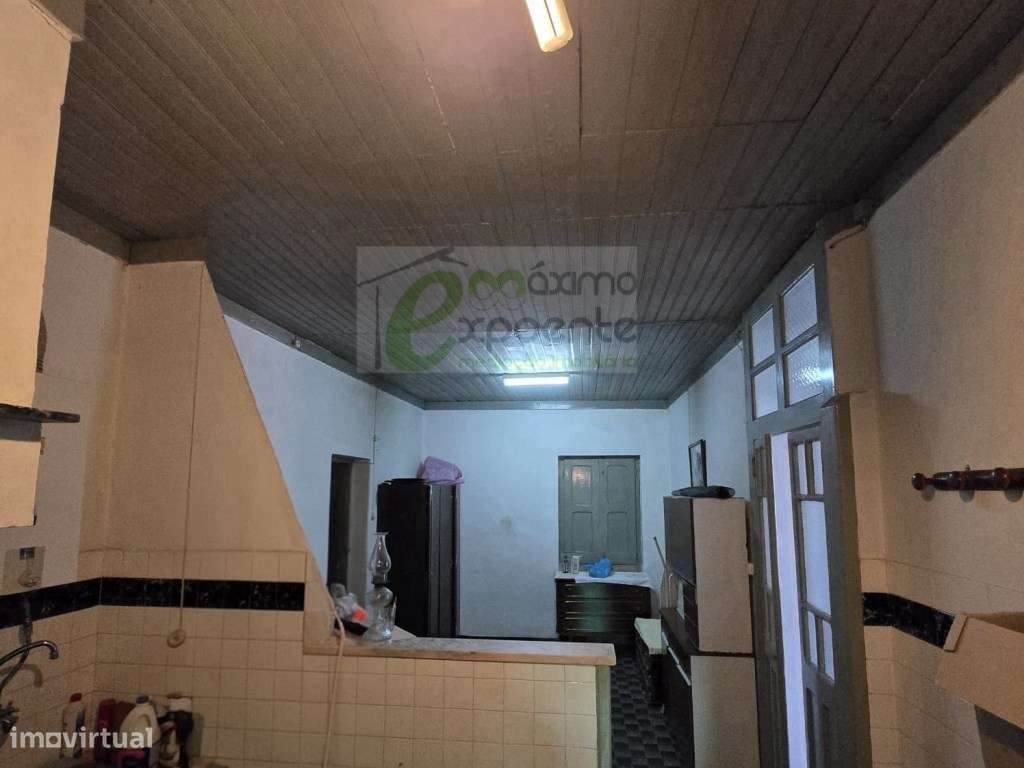 Oportunidade Única: Moradia T3 com Grande Potencial para reabilitar...-3