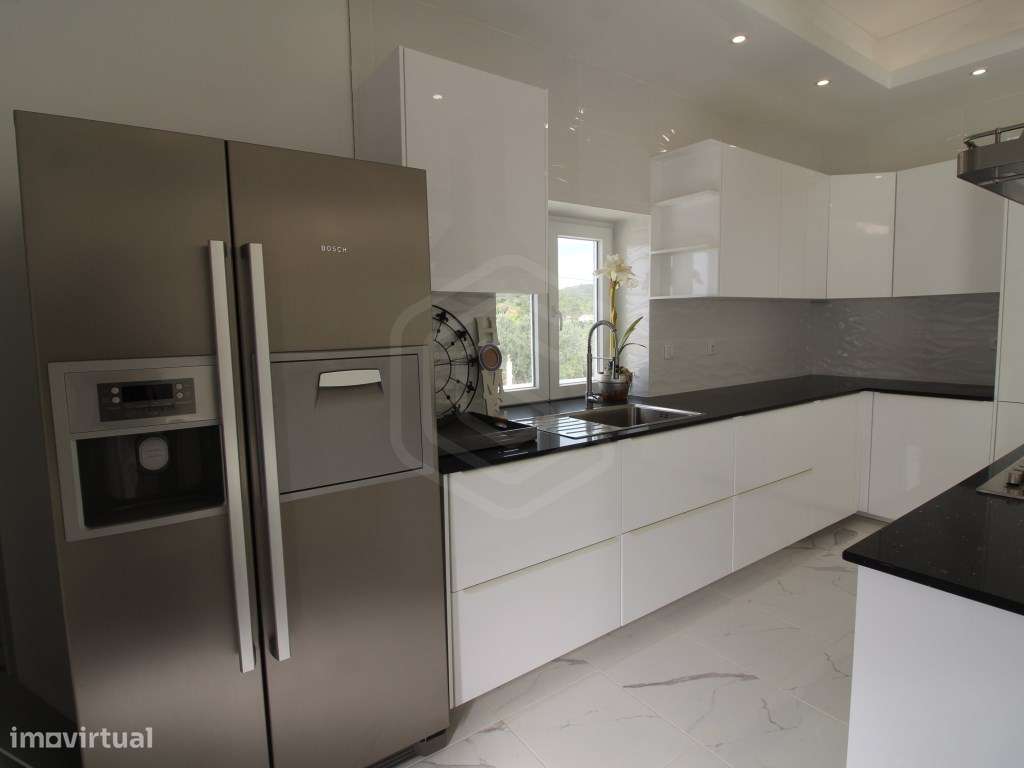 Moradia isolada totalmente remodelada com piscina, a poucos minutos... - Grande imagem: 5/46