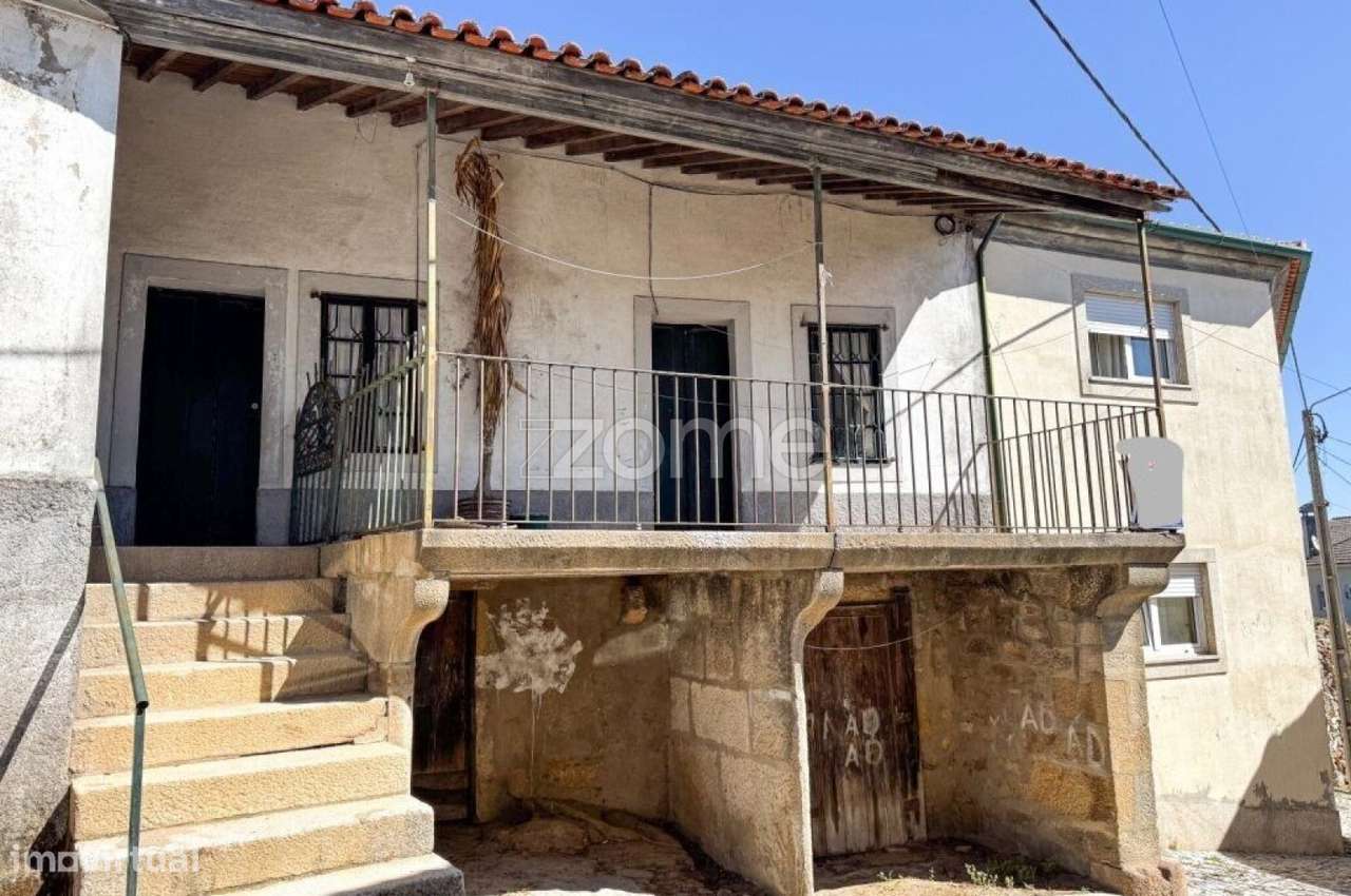 Casa Centenária Típica Transmontana para Remodelar – Alijó - Grande imagem: 2/18