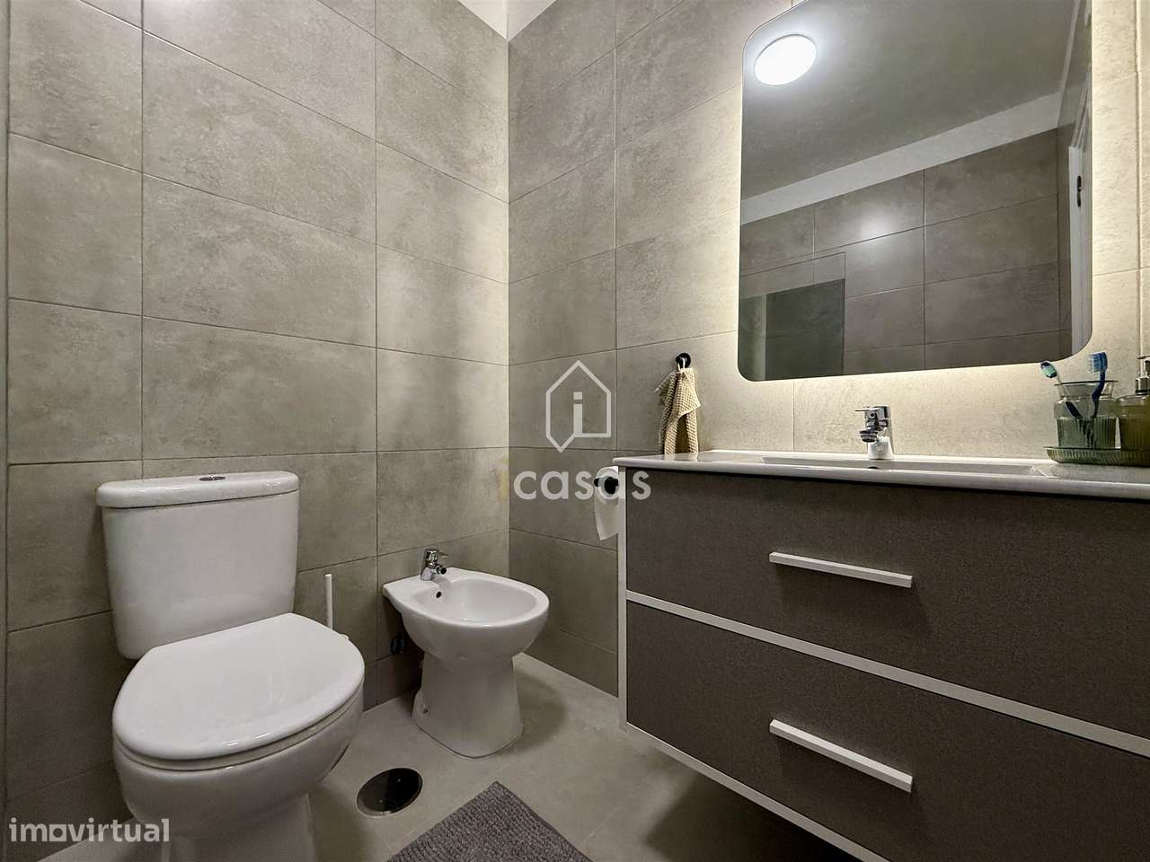 T3 Renovado com Varanda e Garagem Box | Forno – Rio Tinto (Próximo da-22