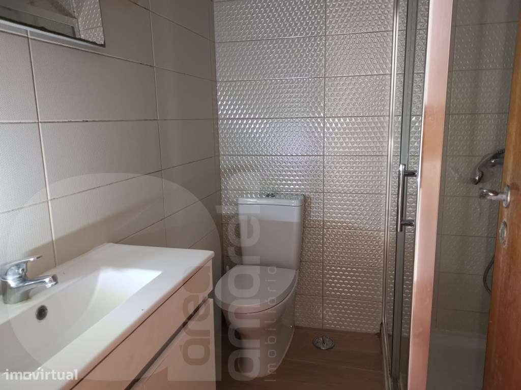 Apartamento T1 totalmente remodelado no Miratejo, Corroios-13