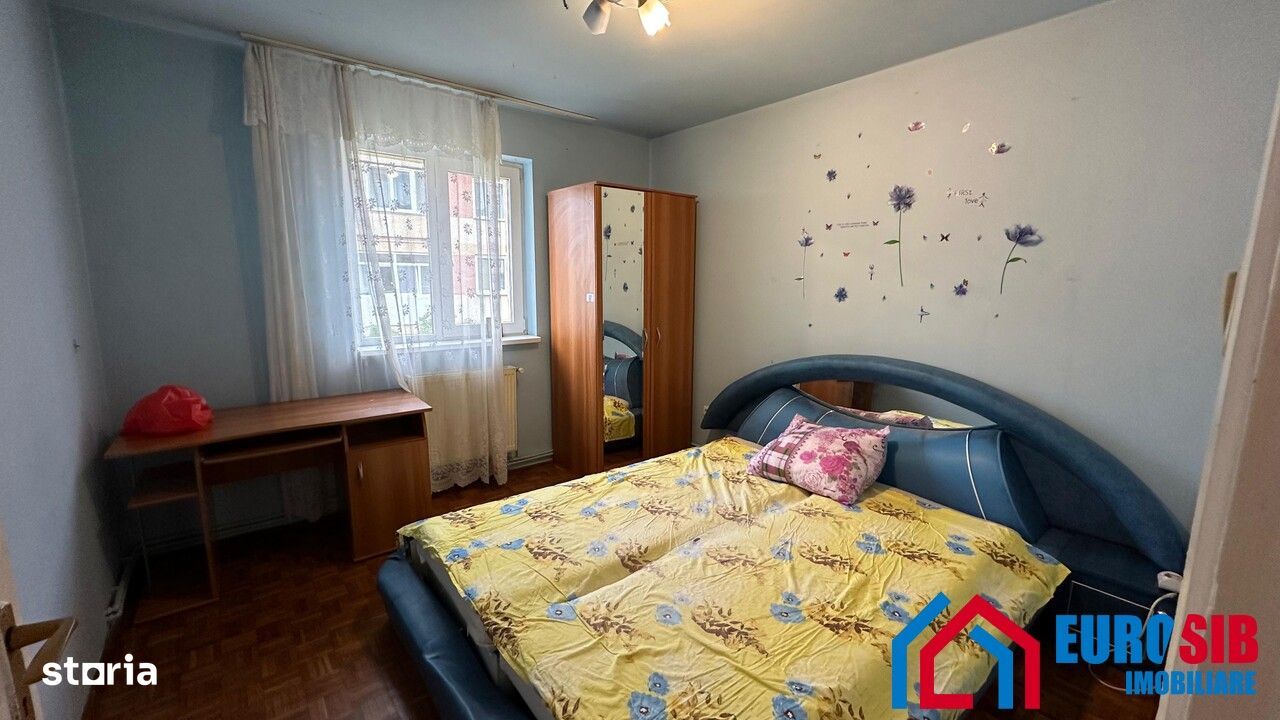 Apartament 3 camere decomandat de vanzare in Sibiu zona Strand –