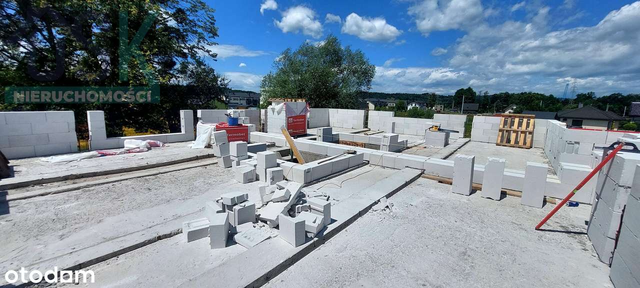 OSIEDLE POD WIERZBAMI-Nowe domy z garażami w Bładnicach Dolnych-9