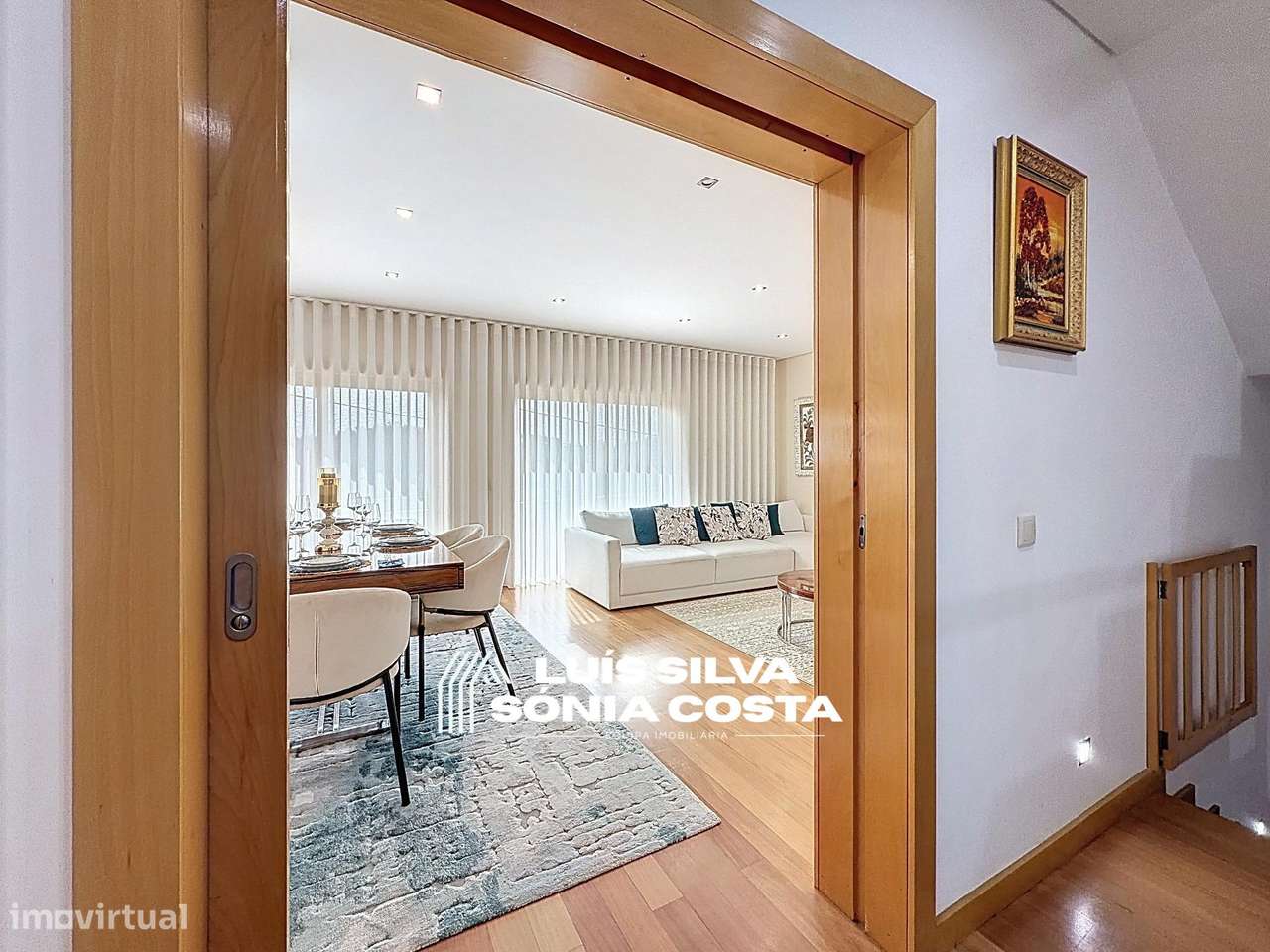 Moradia T4 Excelente Estado e Áreas | 2 Suites, Jacuzzi, Painéis...-6