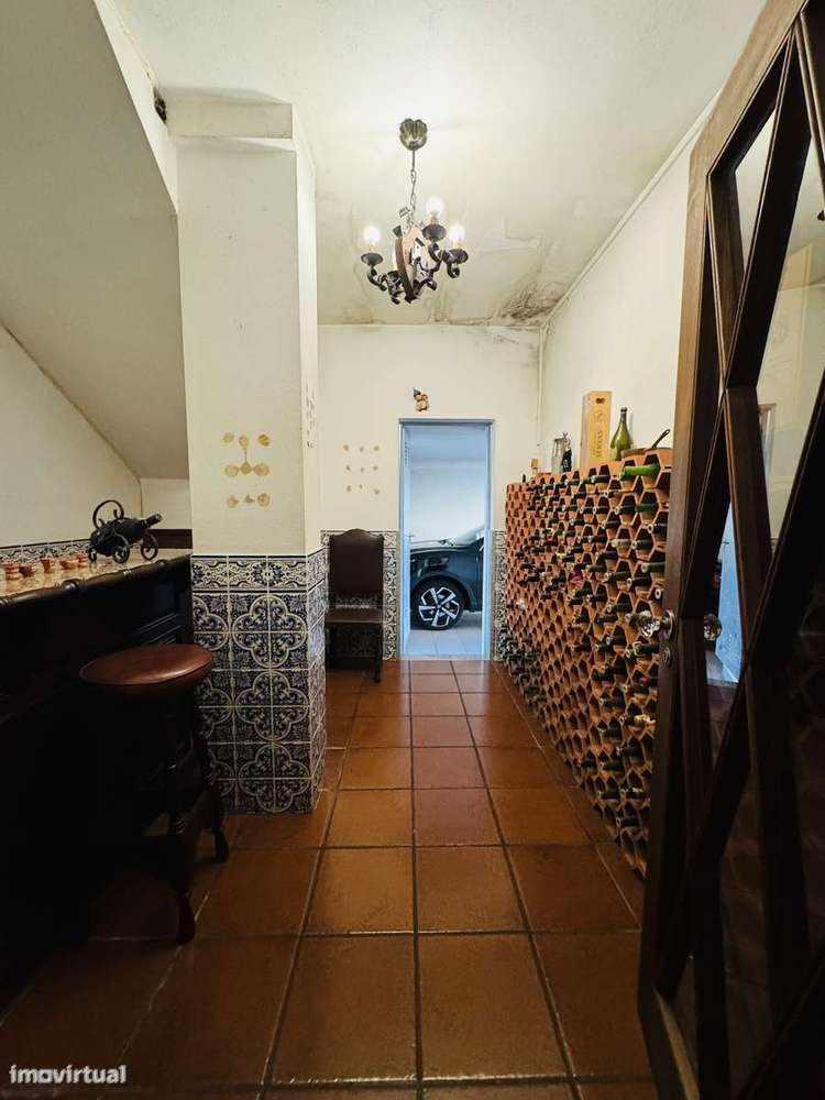 Moradia T4 com jardim e garagem em Braga-5