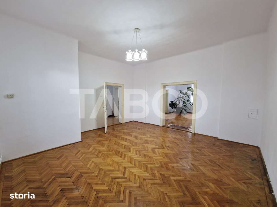 Apartament central 4 camere spatiu comercial garaj si pivnita Sibiu - Imagine principală: 4/16