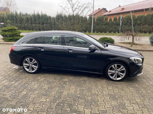 Mercedes-Benz CLA Shooting Brake 200 AMG Line - 12