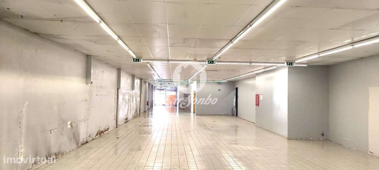 Loja com 660m2 no CENTRO da cidade de Braga - Grande imagem: 4/10