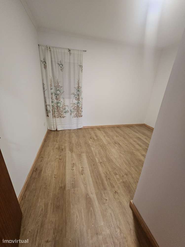 Apartamento T1 de Moradia - Grande imagem: 5/6