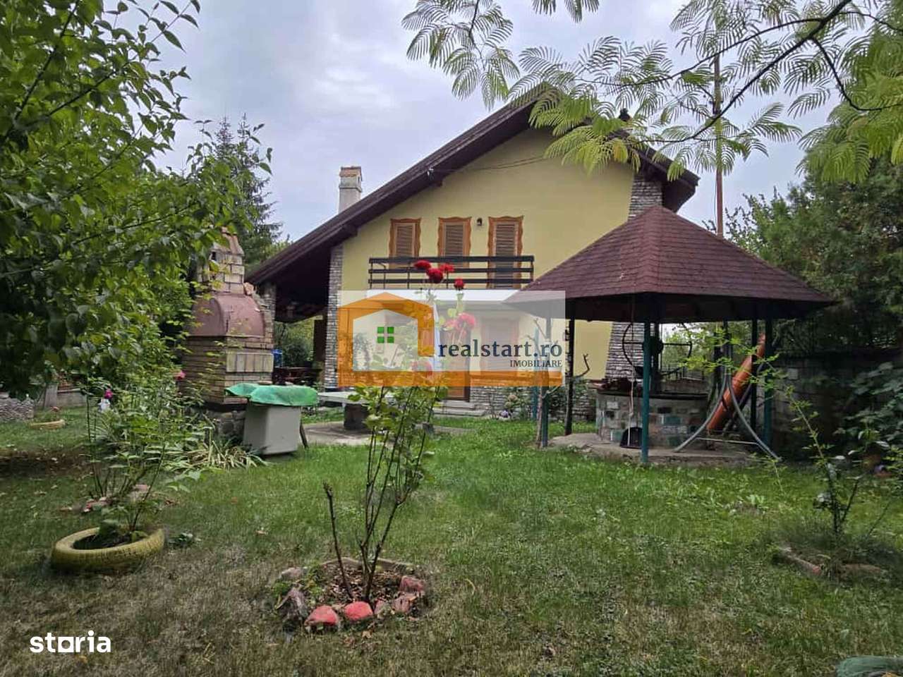 Vedere padure, panouri solare si fotovoltaice, pompa de caldura,  semi - Imagine principală: 5/20