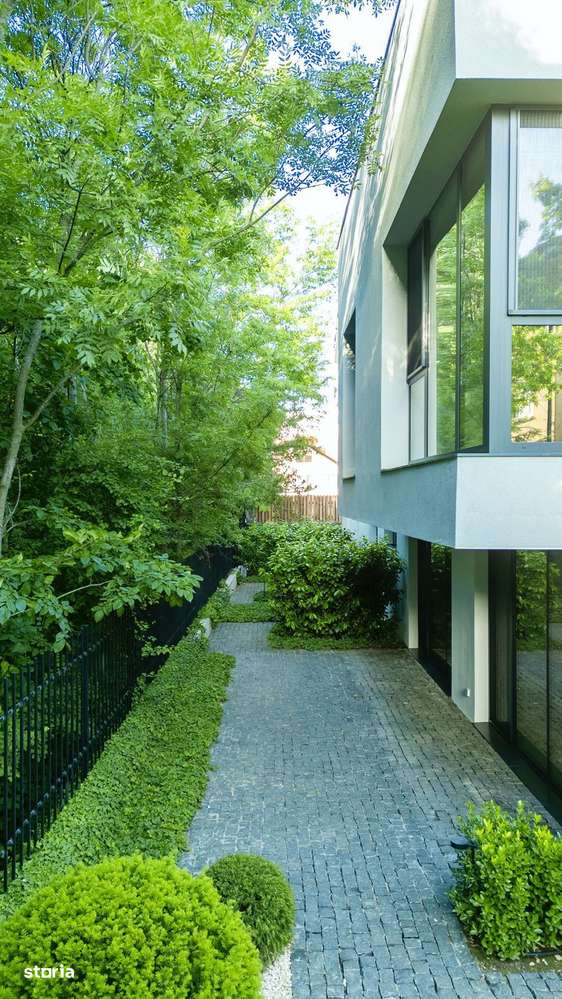 Vila superba la liziera padurii | Iancu Nicolae | Brtitish School | - Imagine principală: 3/20