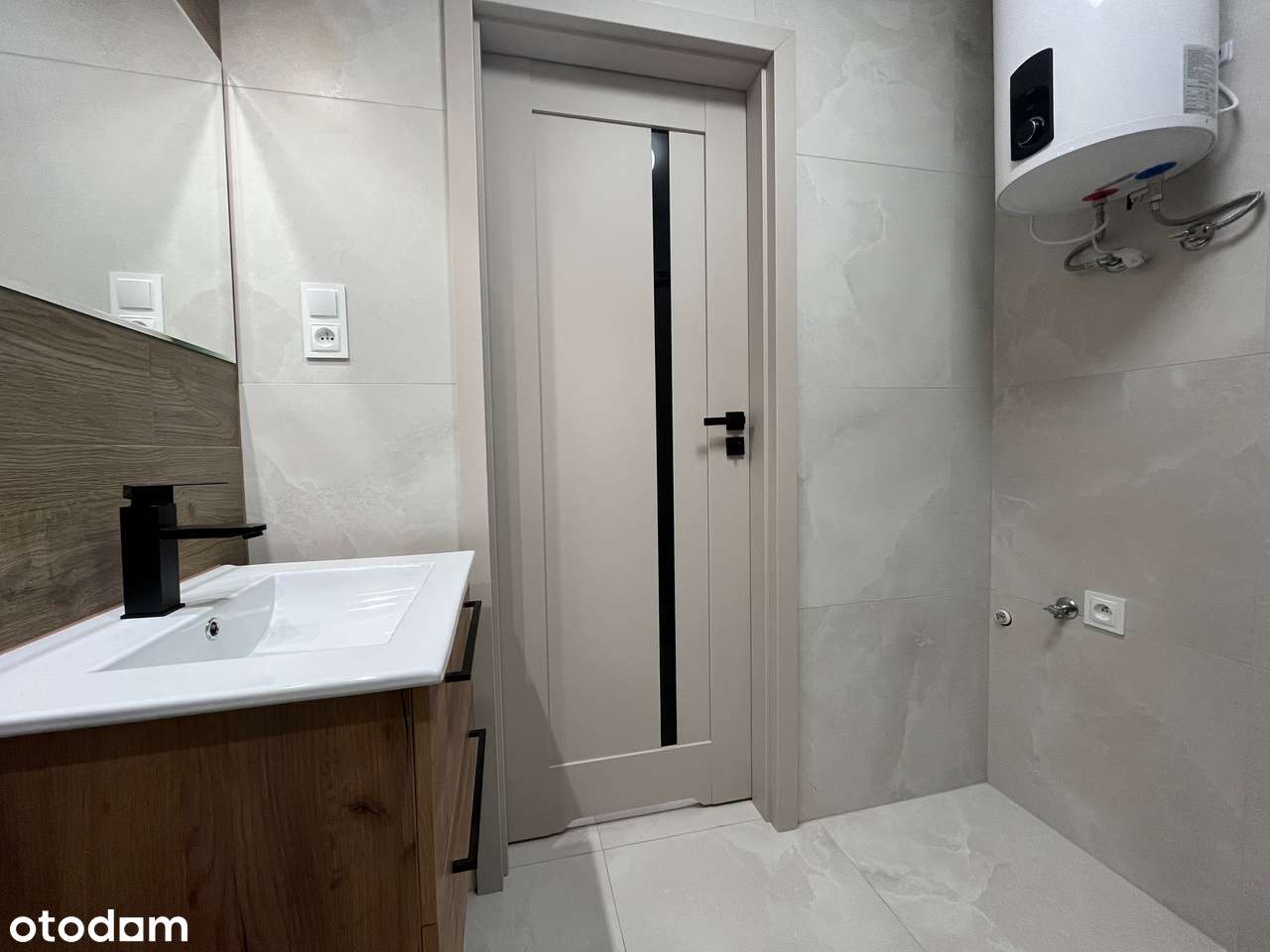 Styl i komfort – świeżo wykończone mieszkanie z niskim czynszem-1
