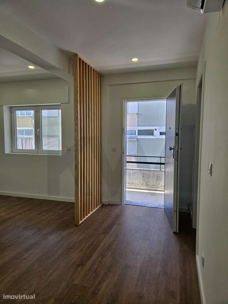 T3 Renovado em 1ºandar em Mem Martins perto da Estação de Comboio - Me - Grande imagem: 5/22