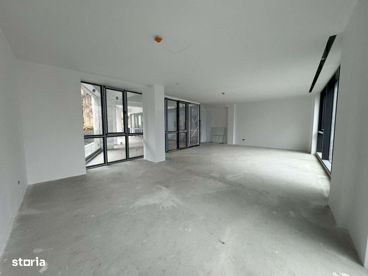 Spatiu comercial de inchiriat stradal in *Dorobanti* - Imagine principală: 2/20