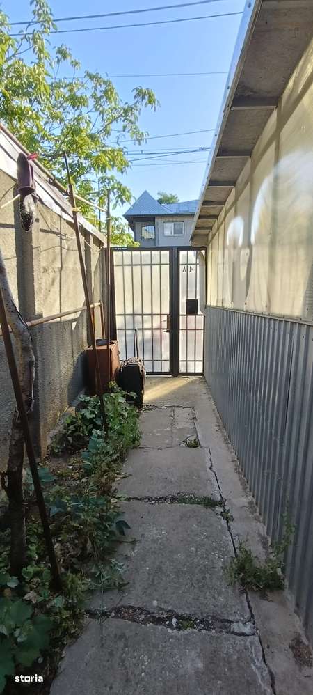 Casă/curte/garaj/Escalei-7