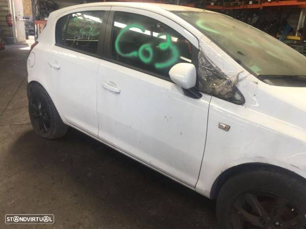 Opel Corsa D 1.3 cdti de 2014 para peças - 3