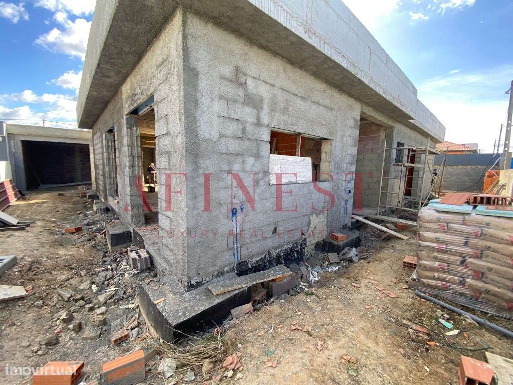 Moradia T4 Moderna com Piscina de Borda Infinita - Quinta da Marquesa - Grande imagem: 5/36