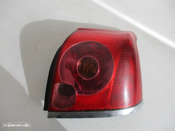 Farol Farolim Toyota Avensis Direito - 1