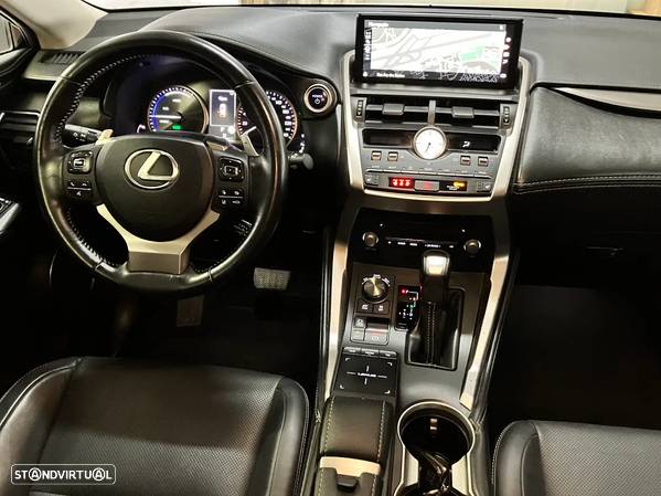 Lexus NX 300h Executive - 47