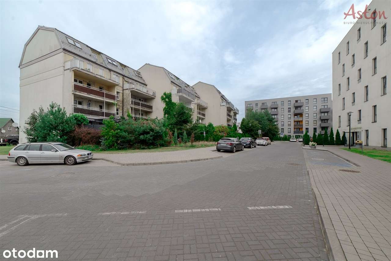 Przytulne mieszkanie / Żwaków. Po podłodze 70 m2.-16