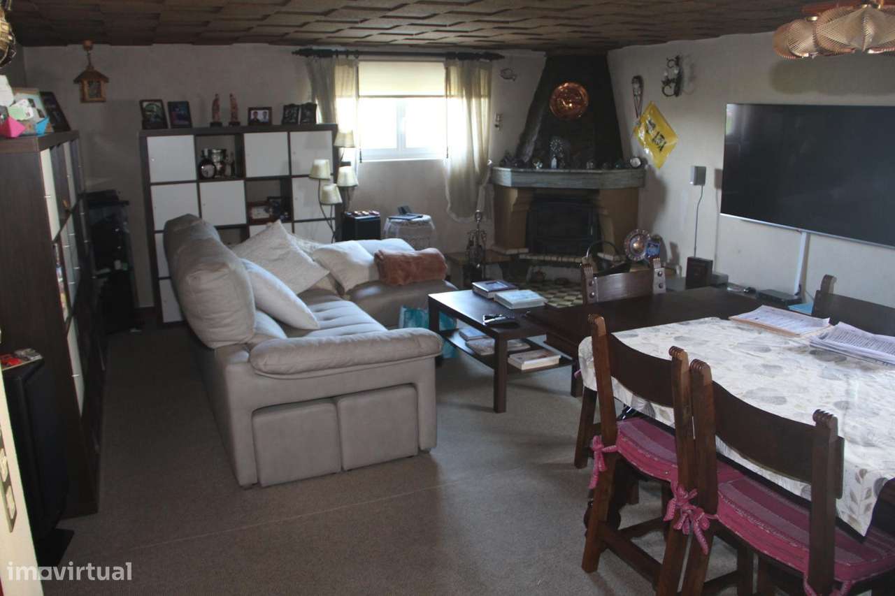 Moradia 4 Frentes lote com 980m2-39