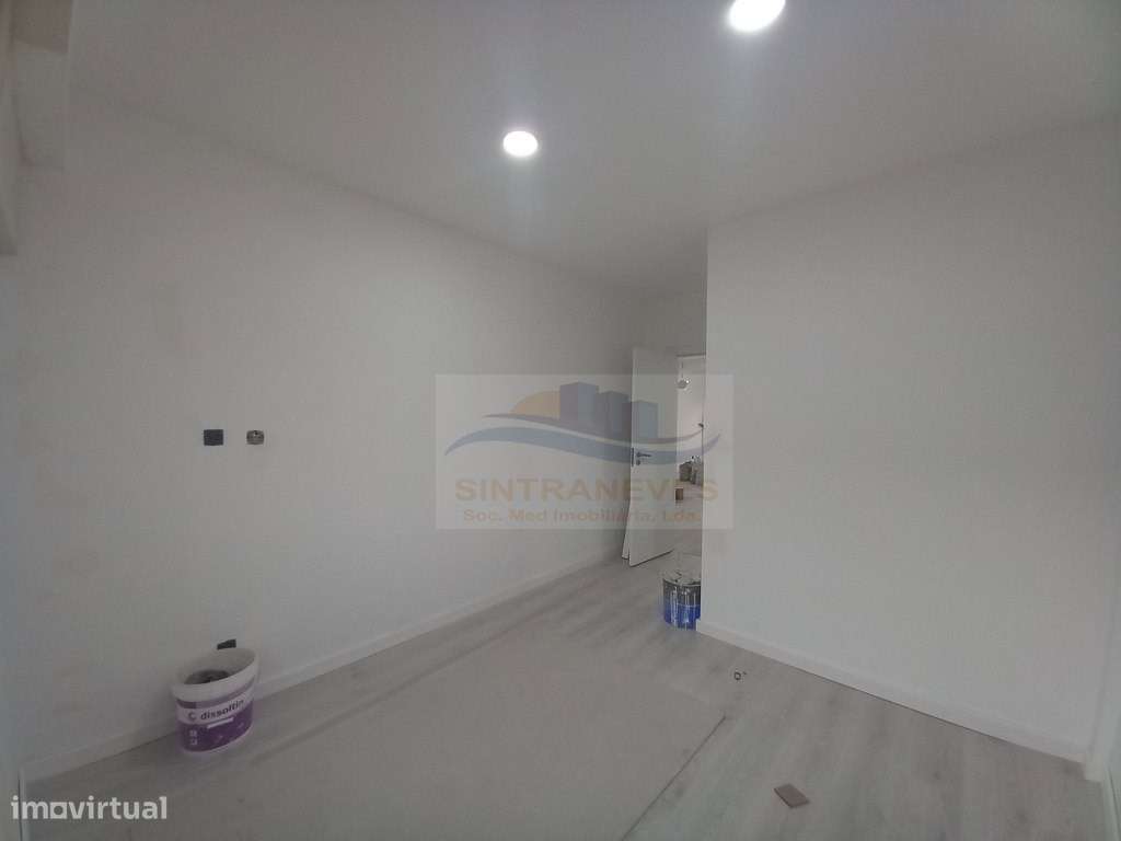 Fantástico T3 Dúplex, totalmente remodelado com Garagem a 300m da P...-37