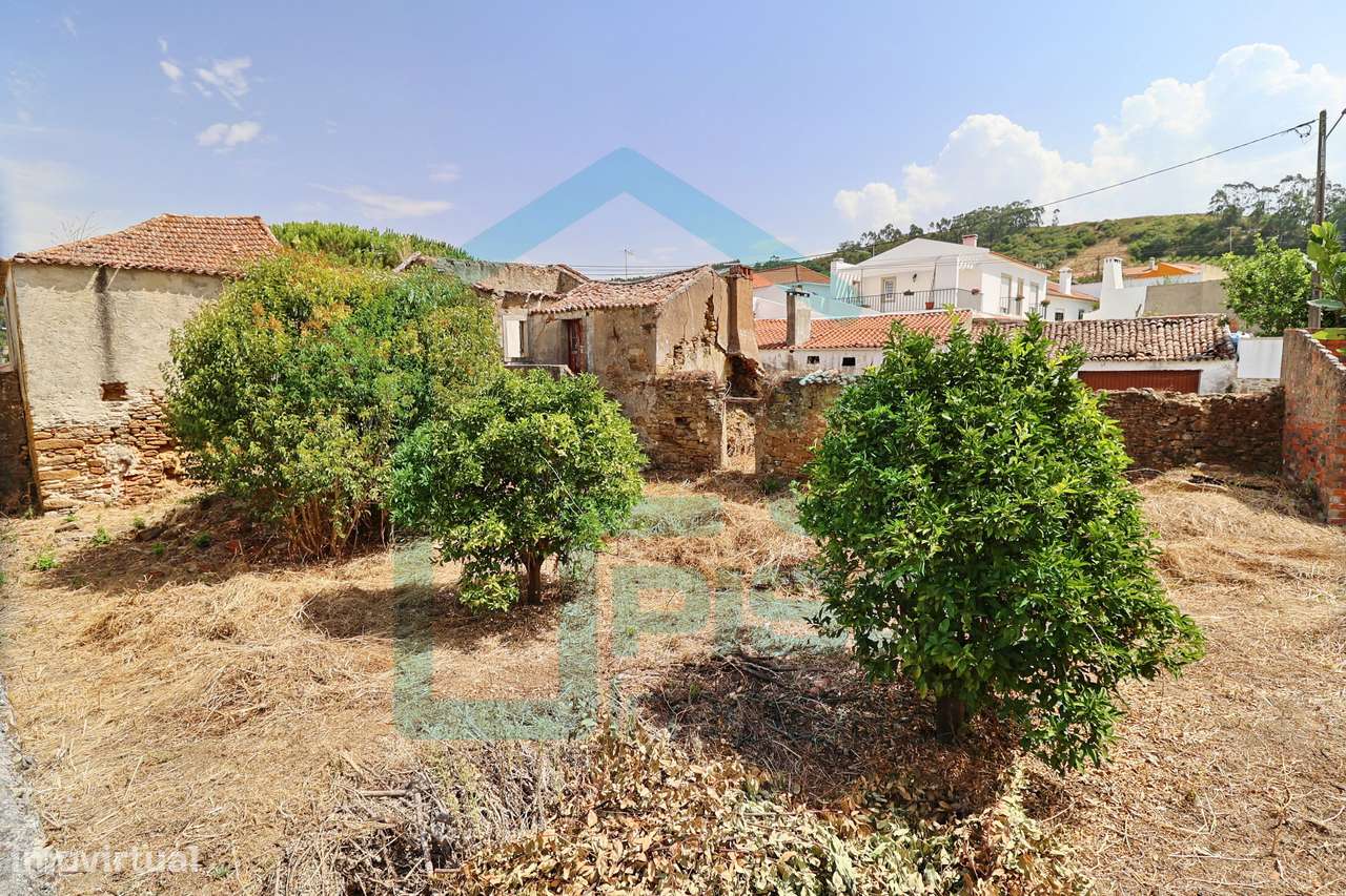 Moradia para recuperar 323 m², dois pisos, 25 minutos de Torres Vedras-34