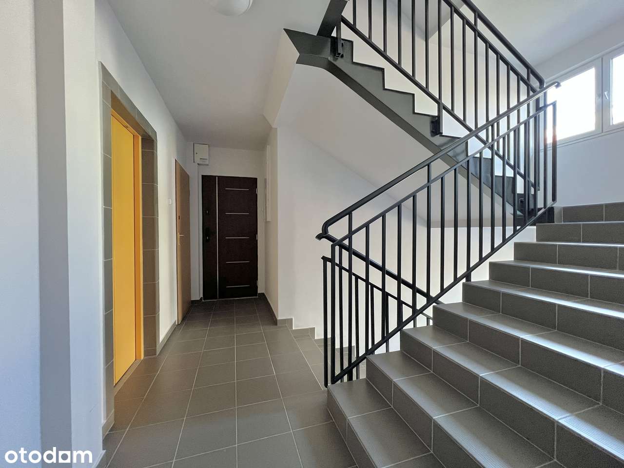 Przestronne, słoneczne mieszkanie, trzy pokoje, centrum 65 m 2-14