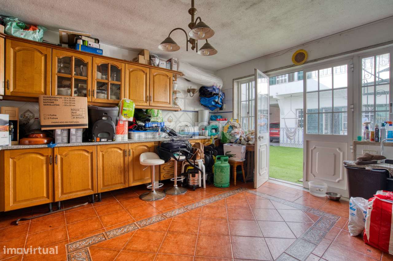 Moradia com terraço em Famões-19