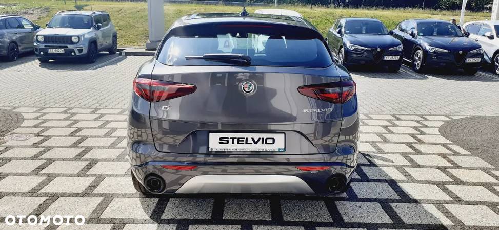 Alfa Romeo Stelvio 2.0 Turbo TI Q4 - 4