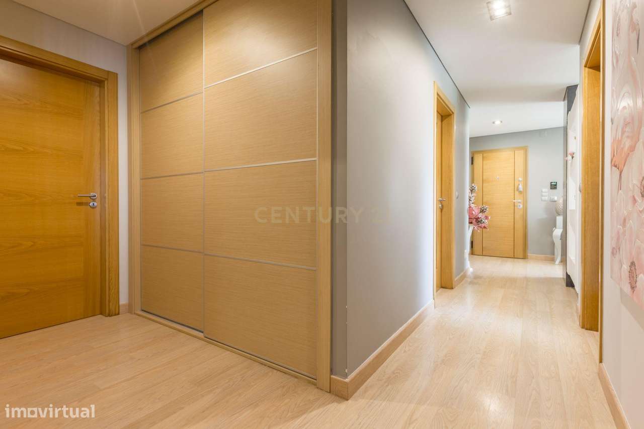 Apartamento T3 com Suíte, Arrecadação e Parqueamento – Conforto, Espaç-20