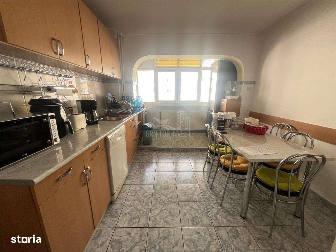 Apartament 3 camere decomandat si pivnita zona Vasile Aaron - Imagine principală: 4/12