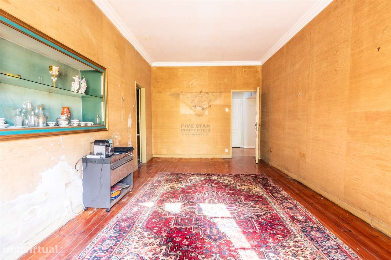 Moradia Estoril Cascais Vista Mar para renovar T6-10