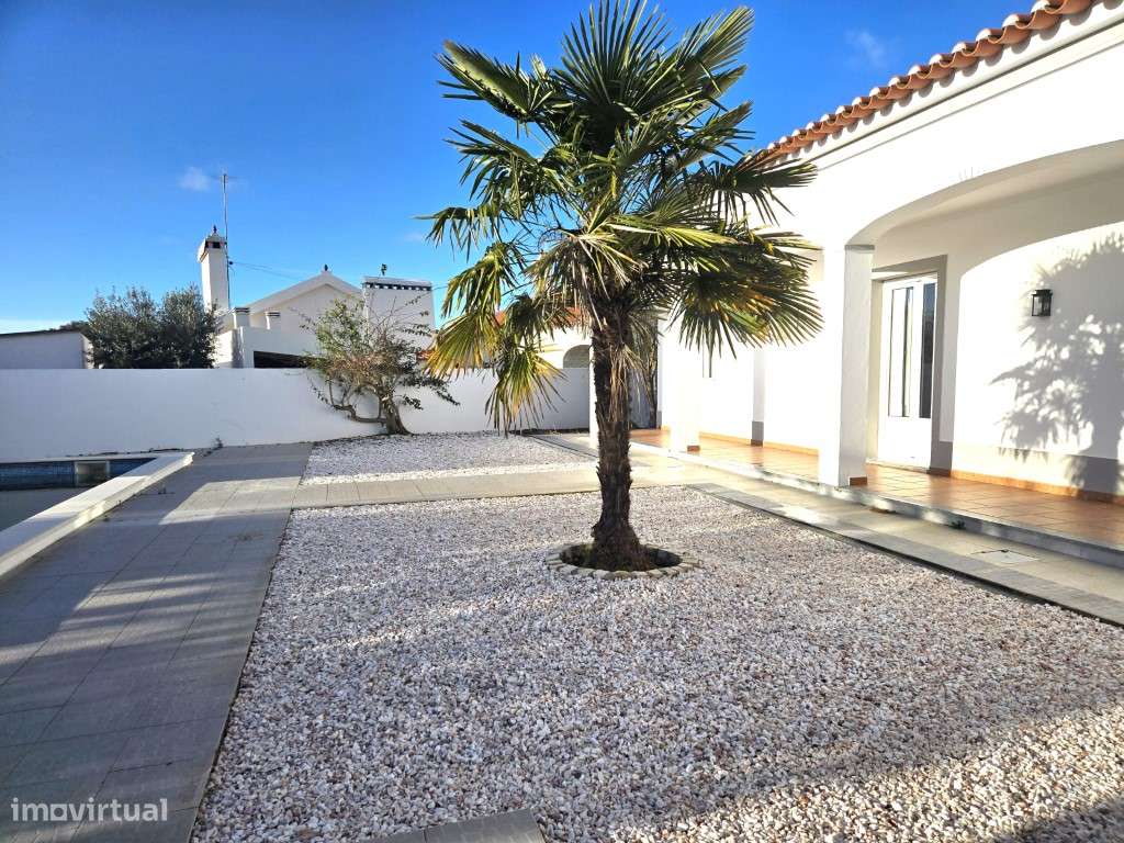 Moradia Térrea T4, com piscina, junto à Vila de Redondo - Grande imagem: 3/41