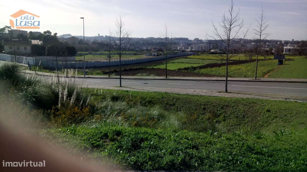 Terreno de gaveto para construção de moradia em Rio Tinto - Grande imagem: 4/6