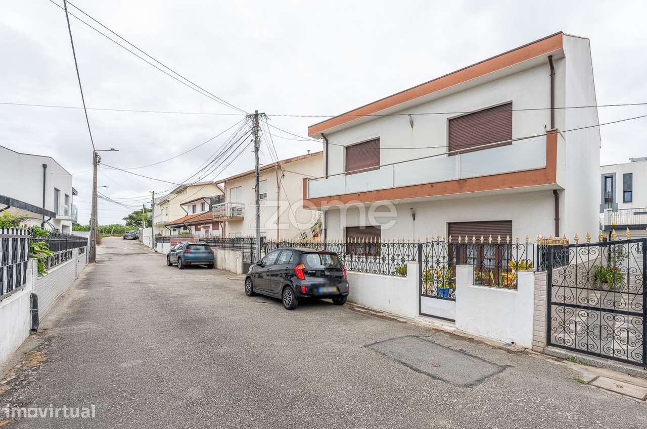 Moradia T3 em Guifões em zona tranquila e com bons acessos - Grande imagem: 2/45