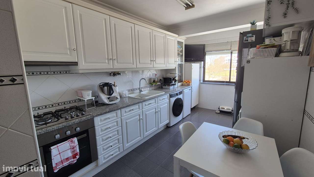 T3 com varanda e cozinha separada em Montijo-4