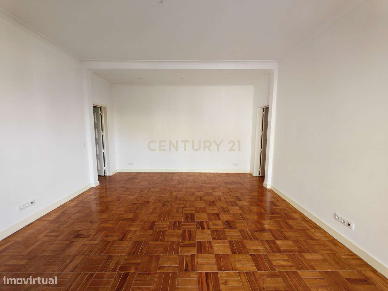 Apartamento T3+1 com varanda tipo terraço em Alvalade - Grande imagem: 3/28