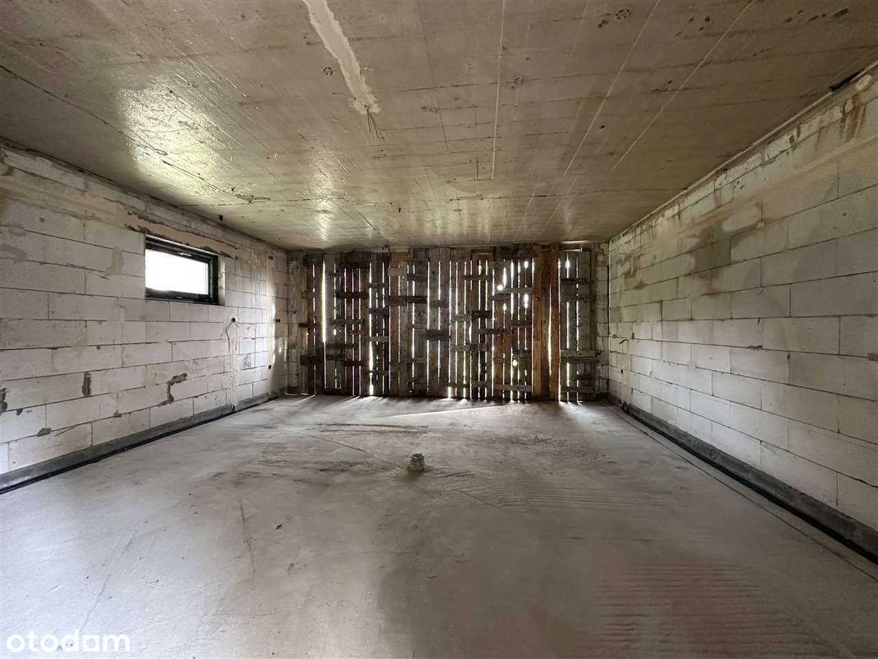 DOM Wolnostojący W Cudownej Lokalizacji!-13