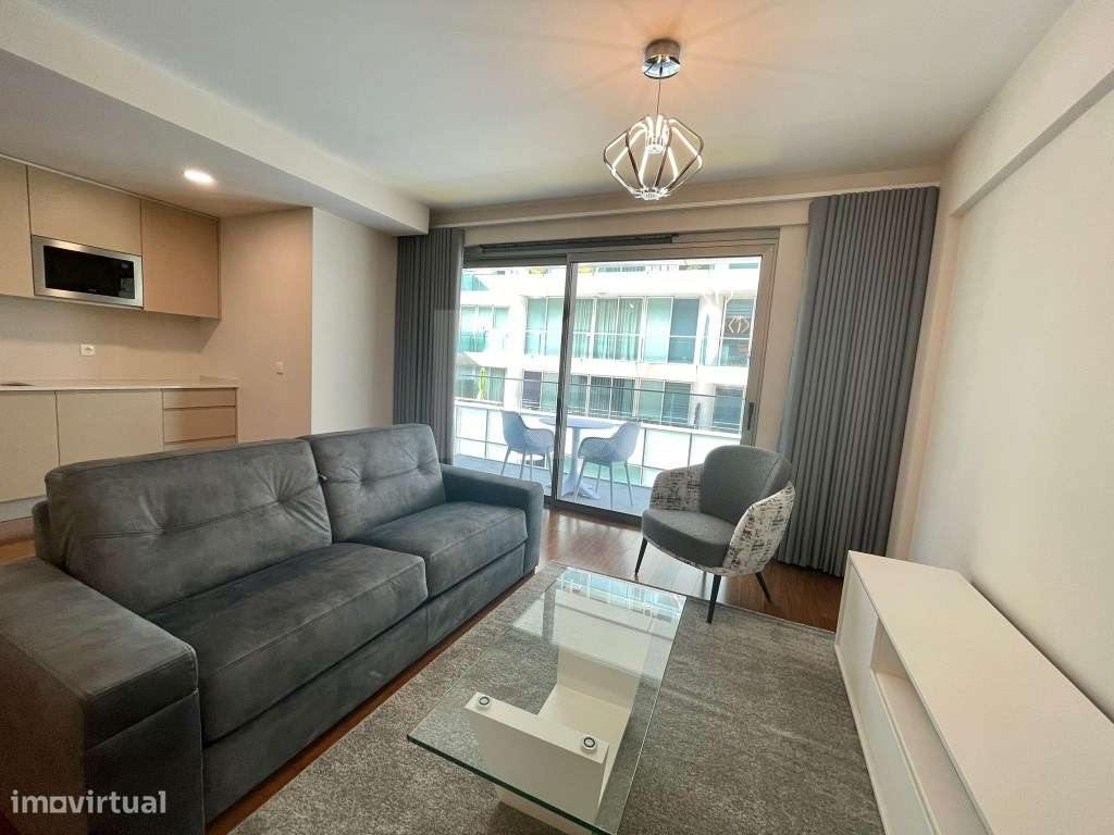 Apartamento T1 Novo e Mobilado no Centro do Funchal - Grande imagem: 2/23