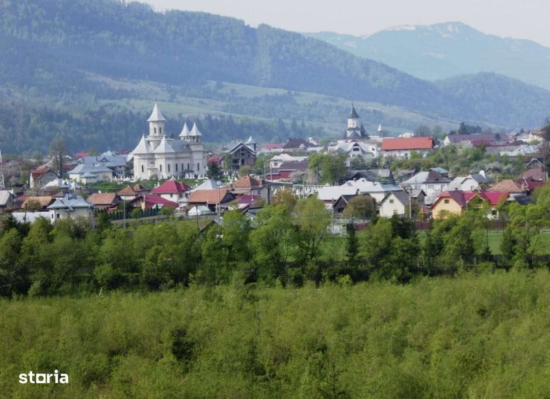 Vindem teren intravilan 6500 Bucovina - Vama-0