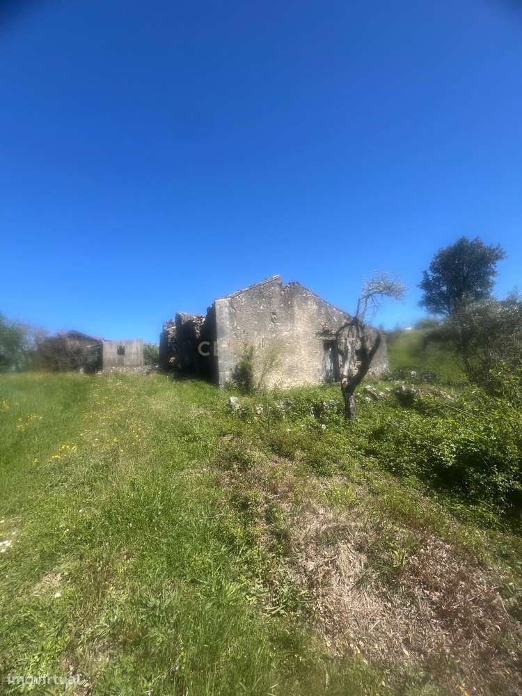Ruína com Vista Panorâmica em Localização Privilegiada – Santiago da G - Grande imagem: 5/5